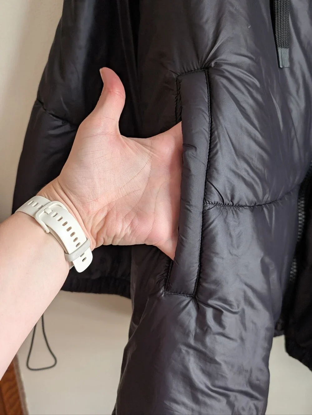Zara Black Quilted Hooded Puffer Cape - Picture 4 of 5